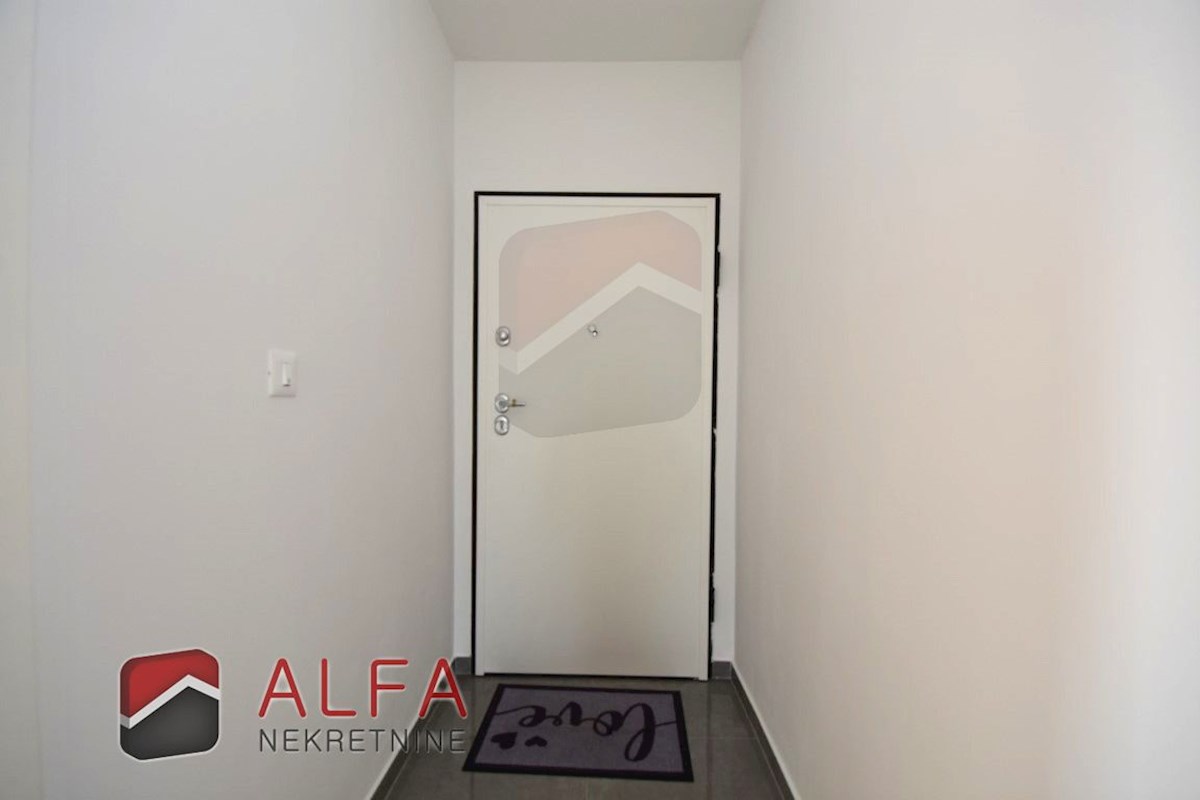 Croazia, Tribunj, appartamento con due camere da letto in vendita, secondo piano, vista mare