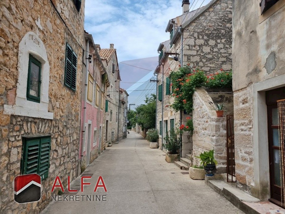 Croazia, isola di Prvić, Prvić Luka, in vendita terreno edificabile con vista mare