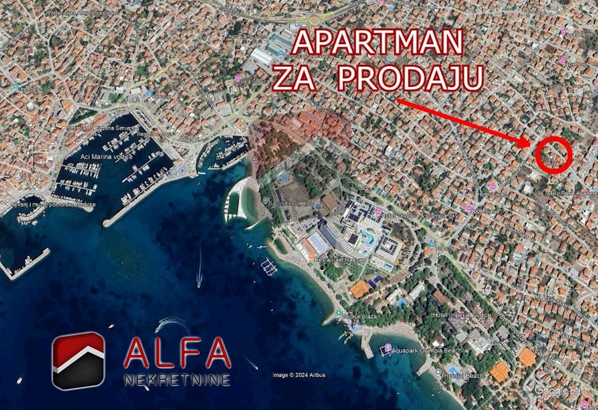 Croazia, Vodice, appartamento arredato con due camere da letto in vendita al secondo piano