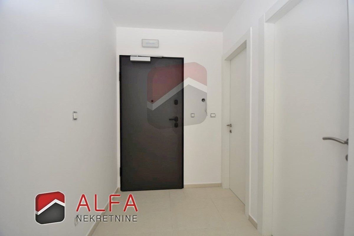 Croazia, Vodice, vendesi nuovo appartamento con due camere da letto, secondo piano, vista sul mare