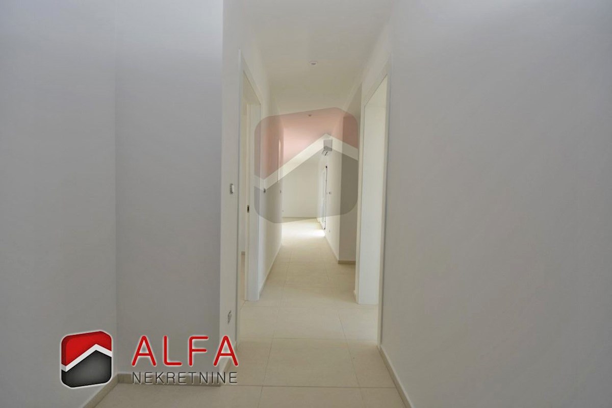 Croazia, Vodice, vendesi nuovo appartamento con due camere da letto, secondo piano, vista sul mare