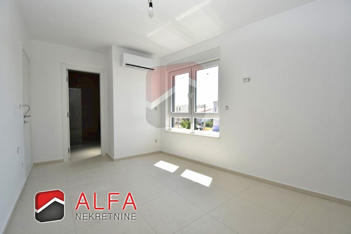 Croazia, Vodice, vendesi nuovo appartamento con due camere da letto, secondo piano, vista sul mare