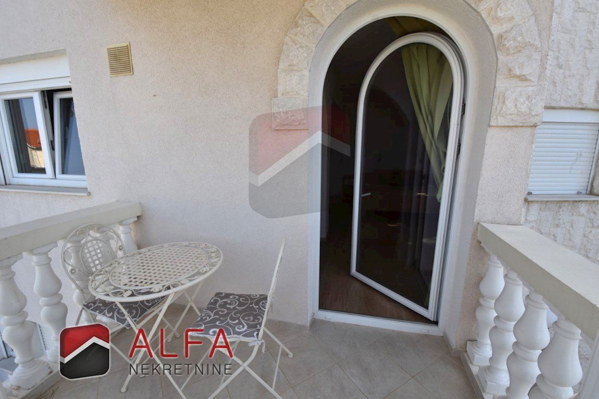 Croazia, Vodice, appartamento ammobiliato in vendita, primo piano, tre camere da letto
