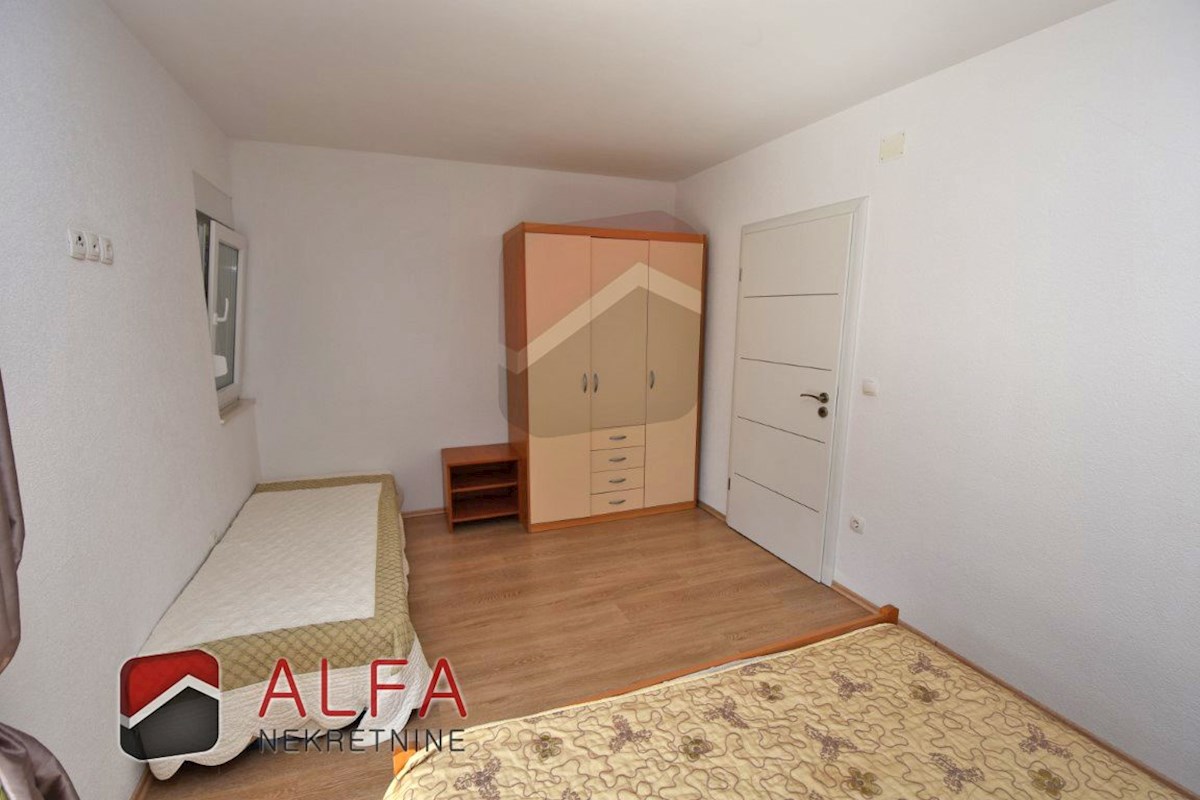 Croazia, Vodice, appartamento ammobiliato in vendita, primo piano, tre camere da letto