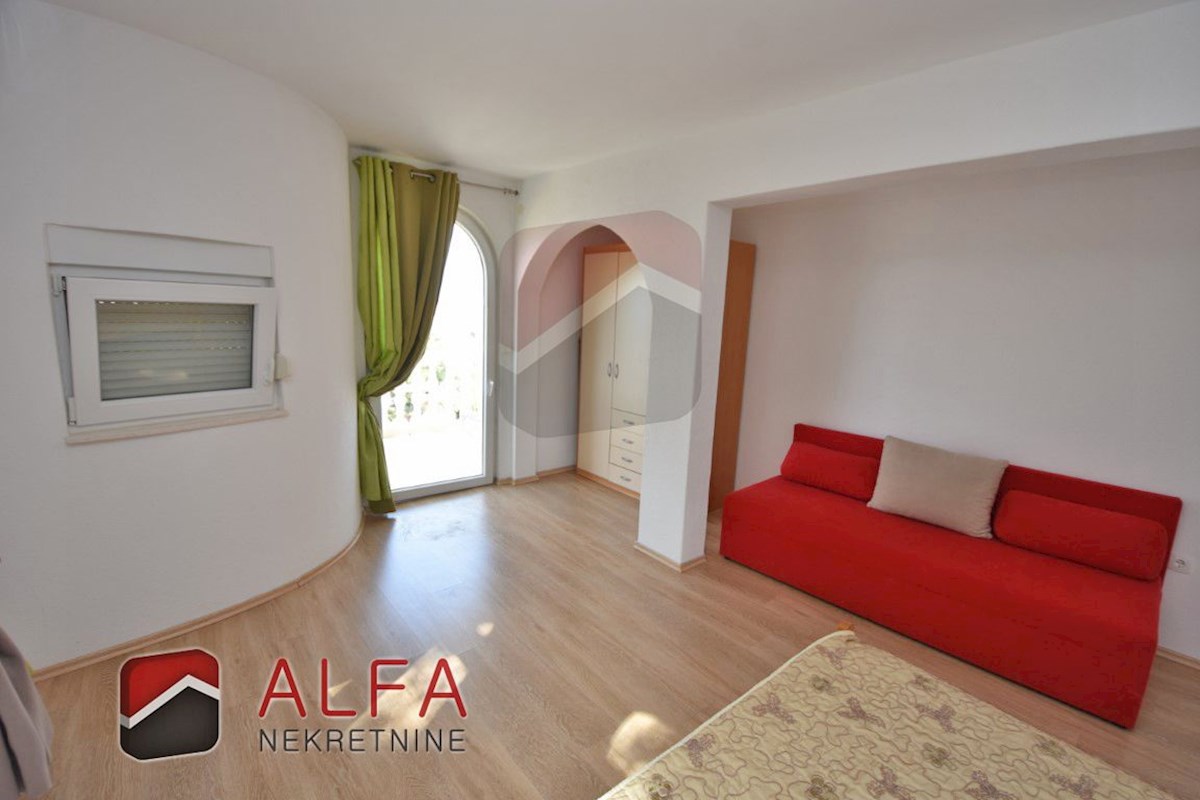 Croazia, Vodice, appartamento ammobiliato in vendita, primo piano, tre camere da letto