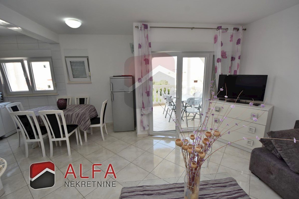 Croazia, Vodice, appartamento ammobiliato in vendita, primo piano, tre camere da letto