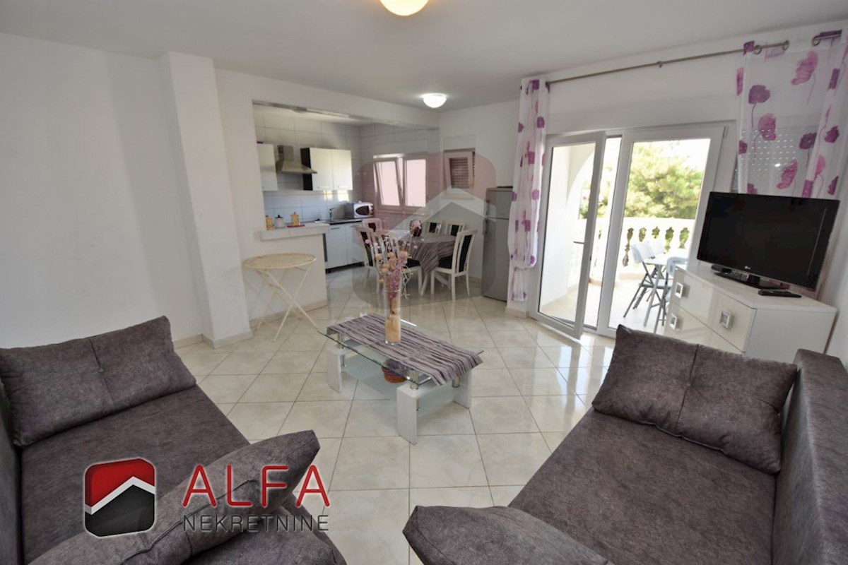 Croazia, Vodice, appartamento ammobiliato in vendita, primo piano, tre camere da letto