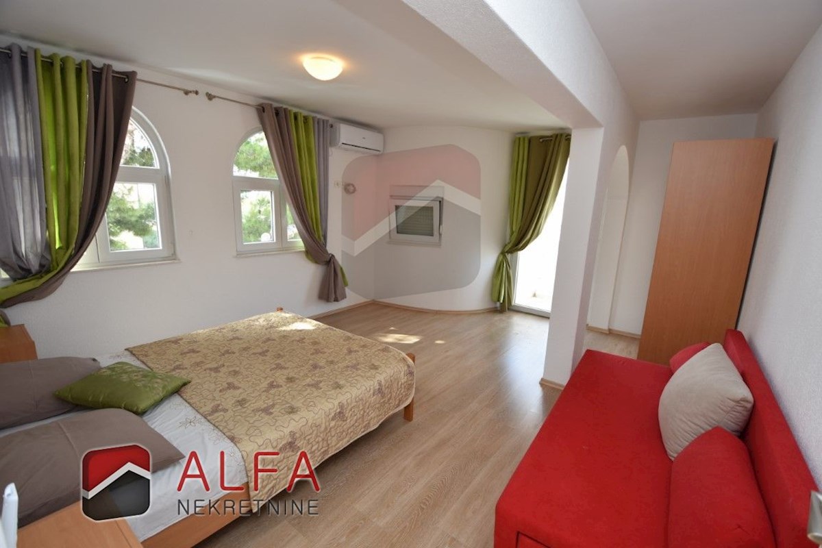 Croazia, Vodice, appartamento ammobiliato in vendita, primo piano, tre camere da letto
