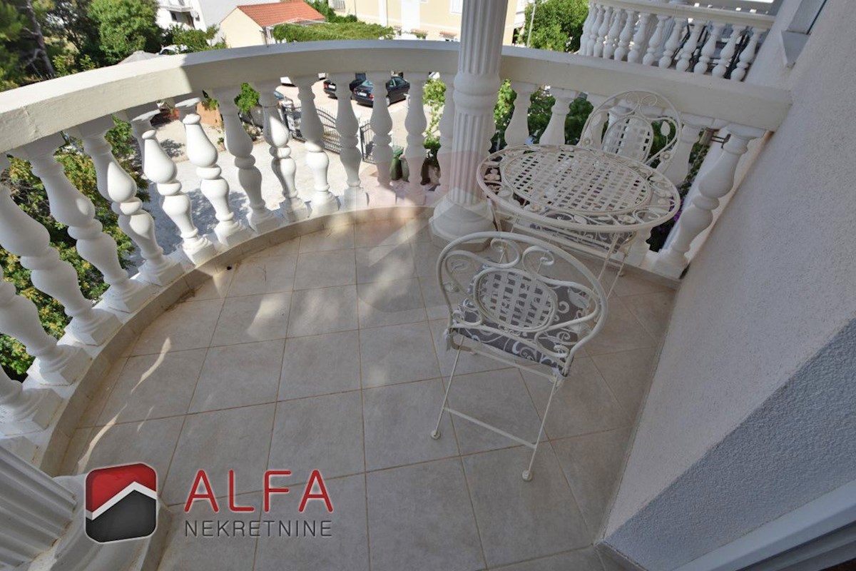 Croazia, Vodice, appartamento ammobiliato in vendita, primo piano, tre camere da letto
