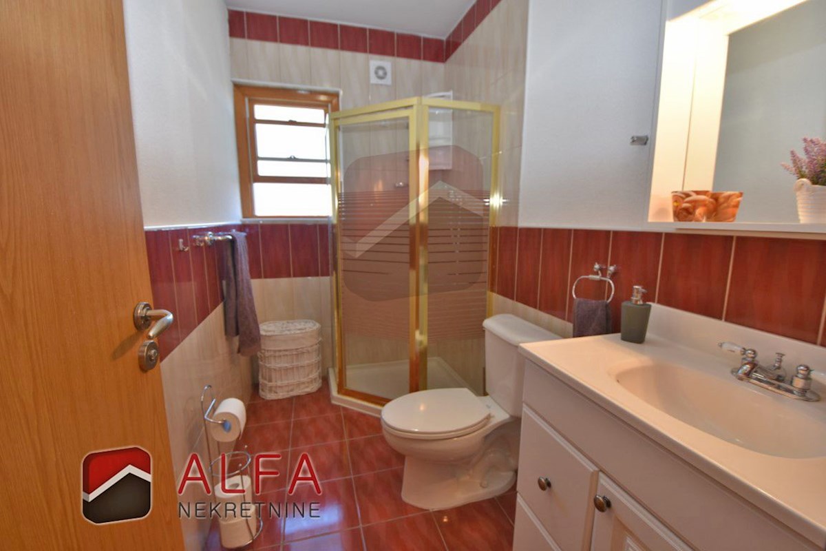 Croazia, Vodice, appartamento arredato e confortevole in vendita, primo piano