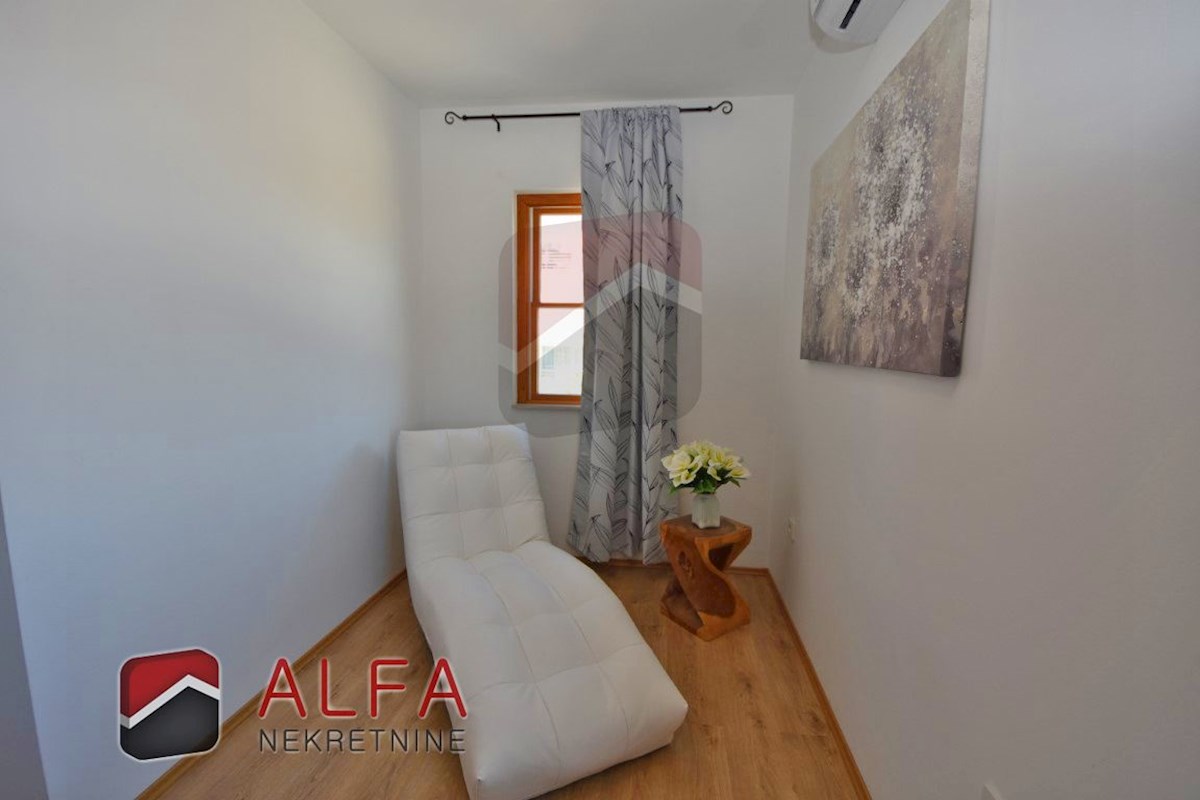 Croazia, Vodice, appartamento arredato e confortevole in vendita, primo piano