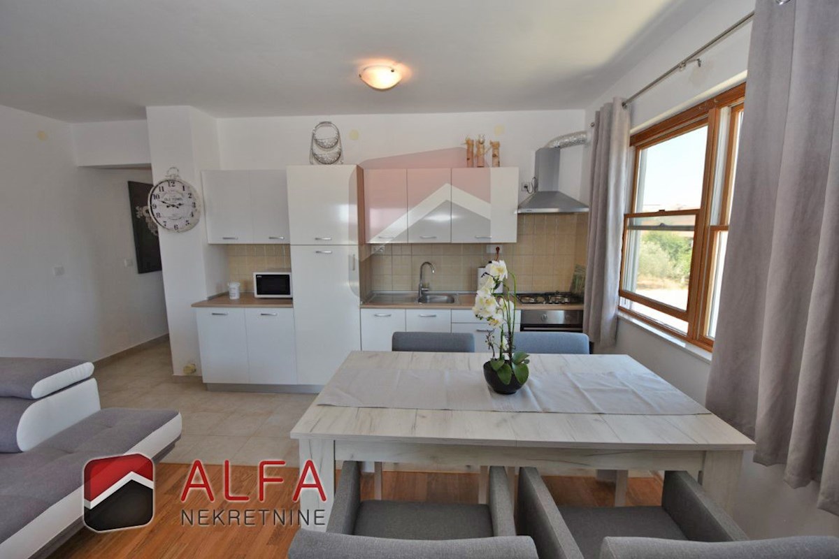 Croazia, Vodice, appartamento arredato e confortevole in vendita, primo piano