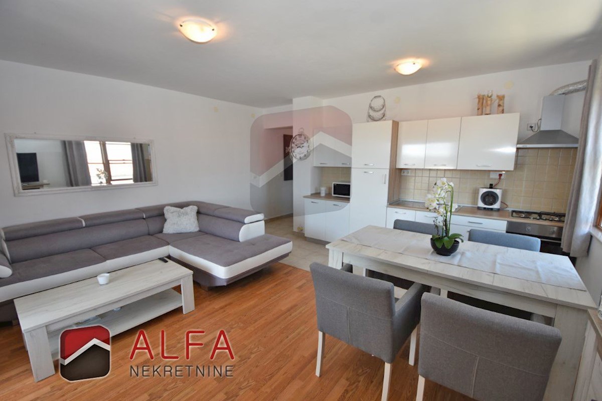 Croazia, Vodice, appartamento arredato e confortevole in vendita, primo piano