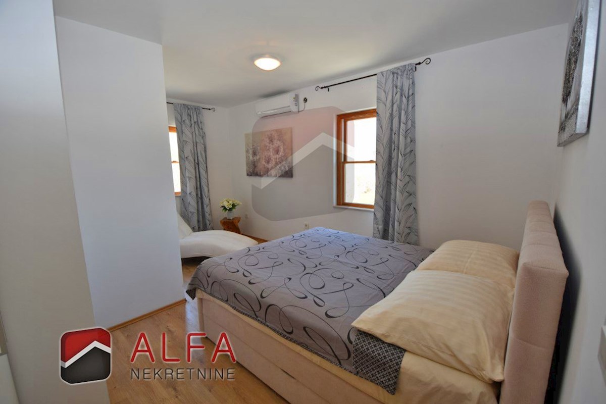 Croazia, Vodice, appartamento arredato e confortevole in vendita, primo piano