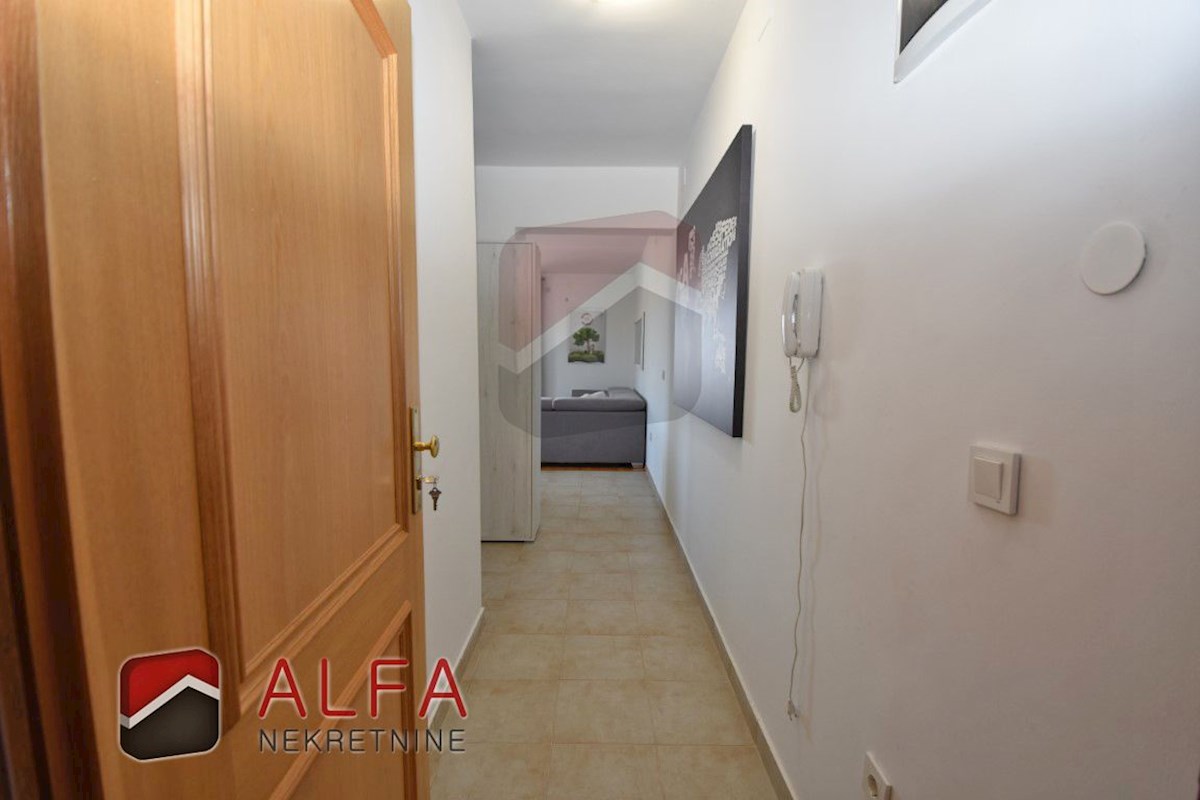 Croazia, Vodice, appartamento arredato e confortevole in vendita, primo piano