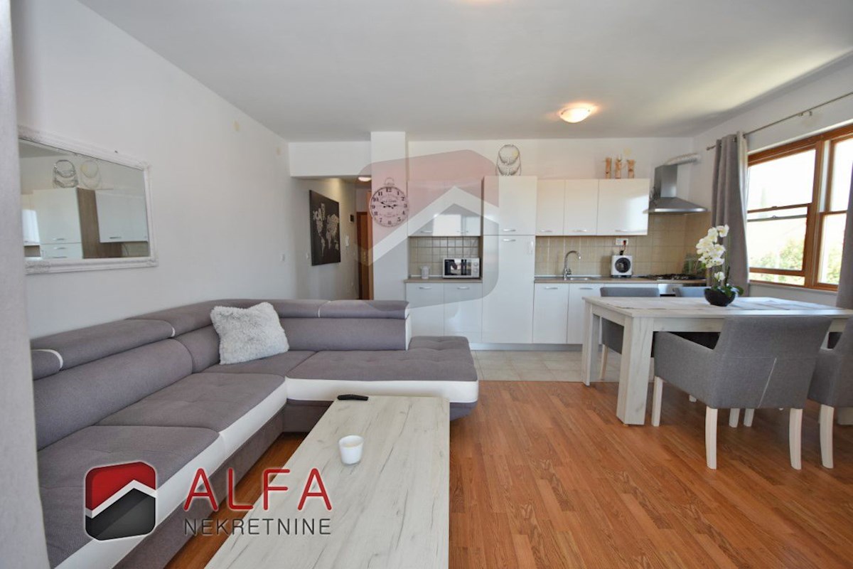 Croazia, Vodice, appartamento arredato e confortevole in vendita, primo piano