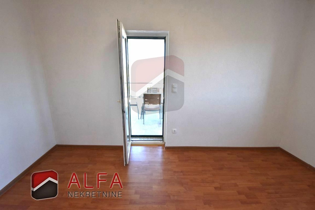 Croazia, Tribunj – due case adiacenti con vista panoramica sul mare in vendita