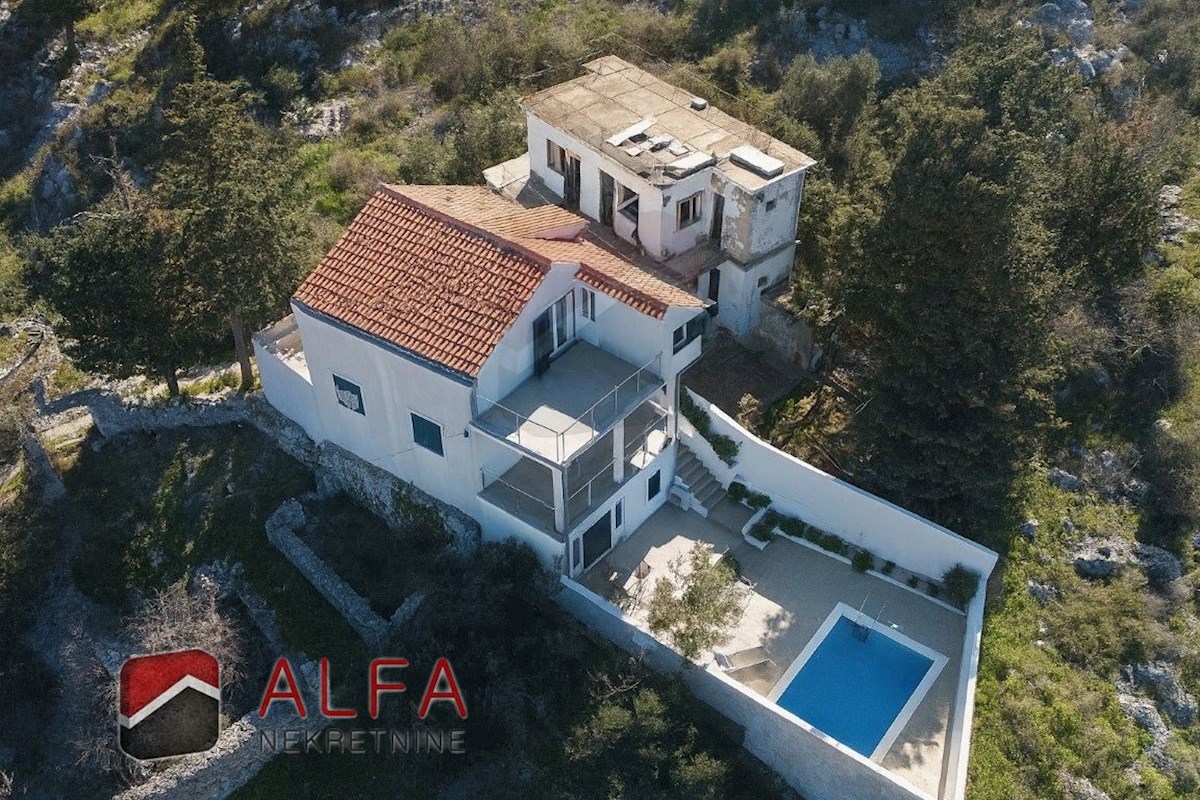 Croazia, Tribunj – due case adiacenti con vista panoramica sul mare in vendita