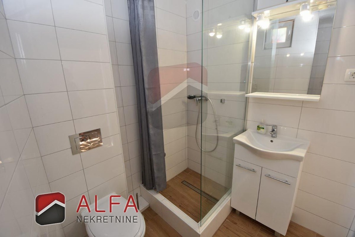 Croazia, Tribunj – due case adiacenti con vista panoramica sul mare in vendita