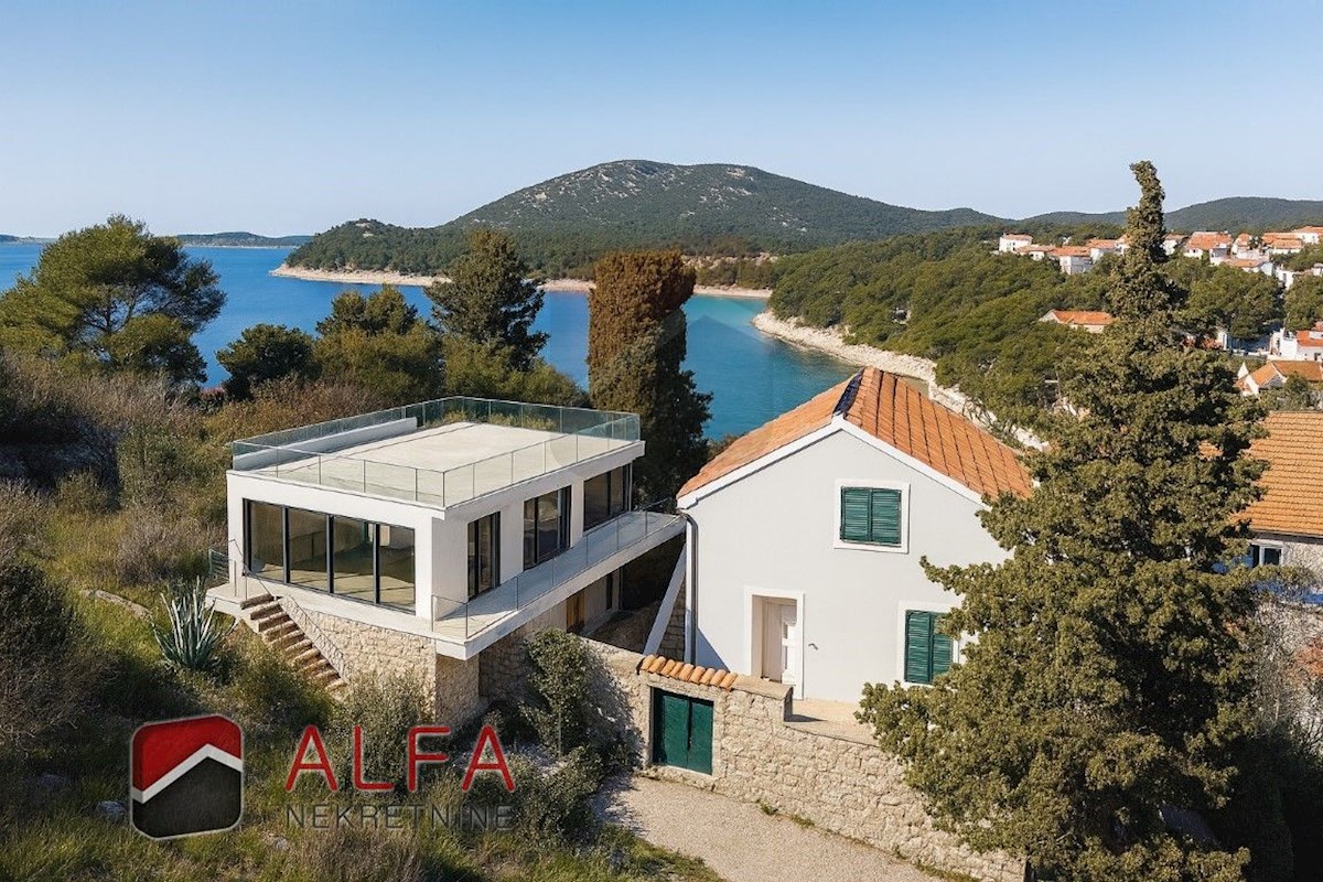 Croazia, Tribunj – due case adiacenti con vista panoramica sul mare in vendita