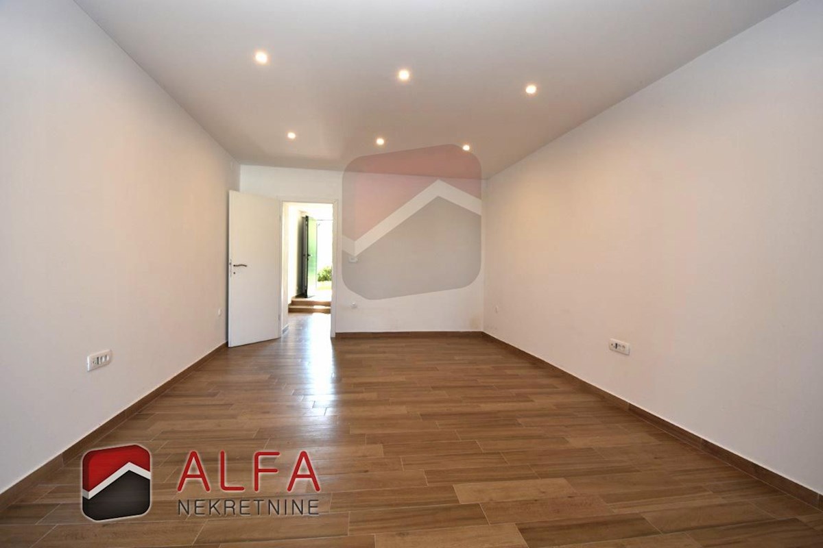 Croazia, Tribunj – due case adiacenti con vista panoramica sul mare in vendita