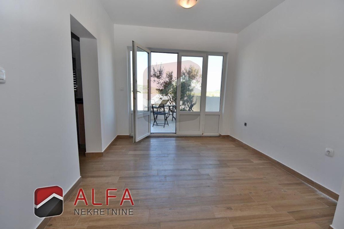 Croazia, Tribunj – due case adiacenti con vista panoramica sul mare in vendita