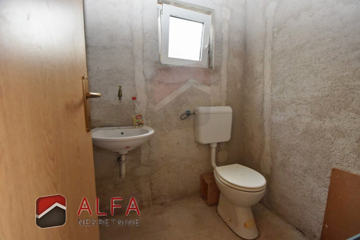 Croazia, Isola di Prvić, Šepurine – casa in vendita con ampio giardino e vista mare