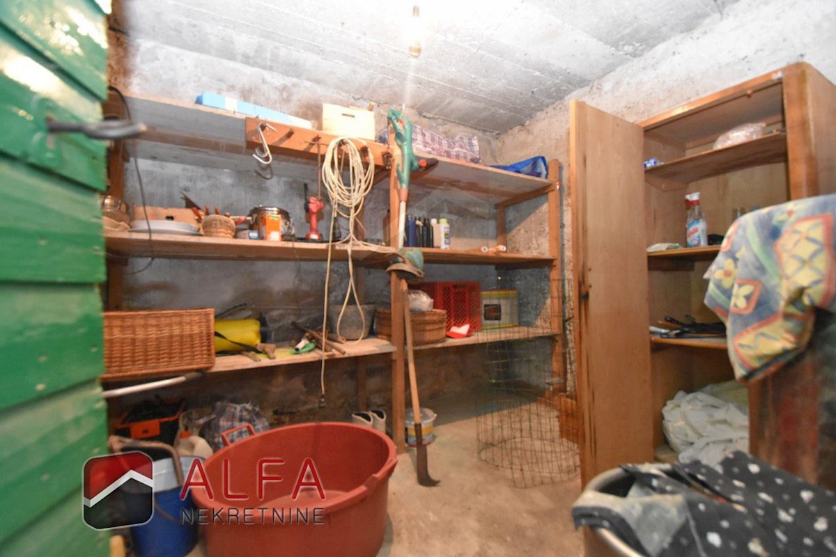 Croazia, Isola di Prvić, Šepurine – casa in vendita con ampio giardino e vista mare