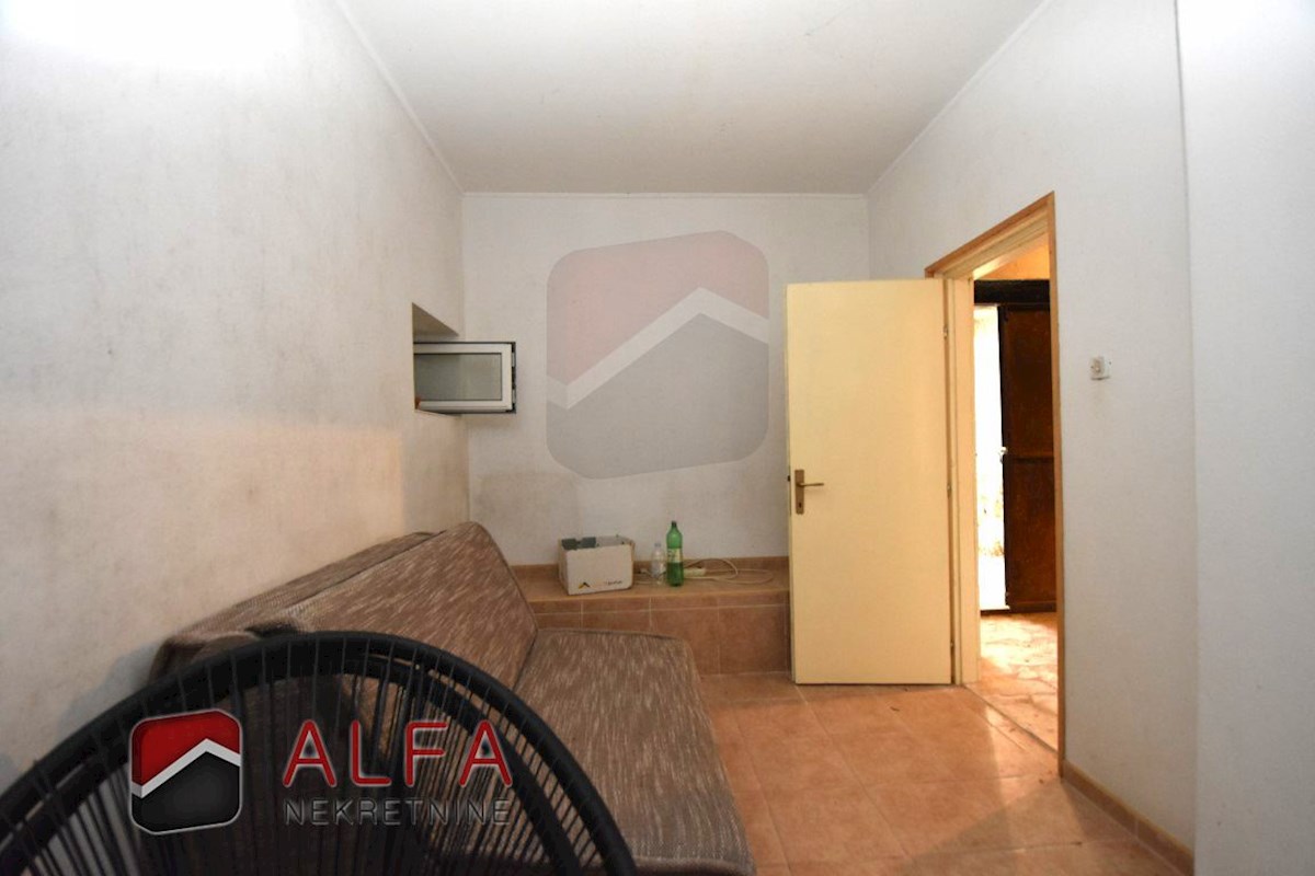 Croazia, Isola di Prvić, Šepurine – casa in vendita con ampio giardino e vista mare