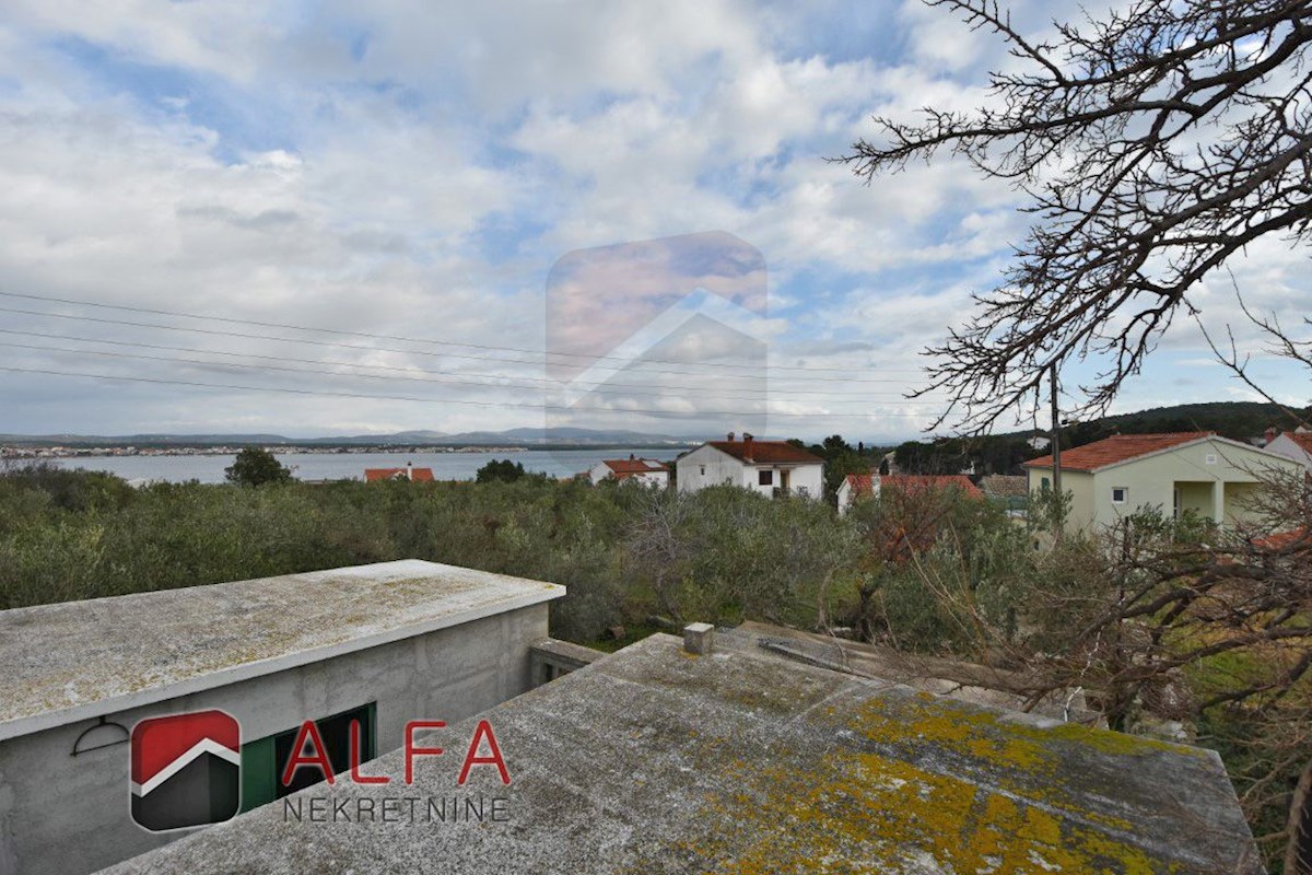 Croazia, Isola di Prvić, Šepurine – casa in vendita con ampio giardino e vista mare