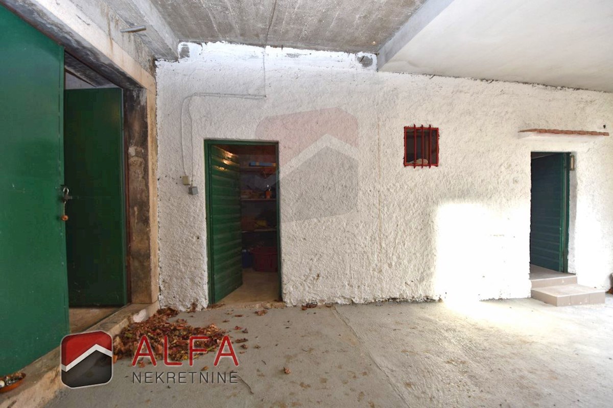 Croazia, Isola di Prvić, Šepurine – casa in vendita con ampio giardino e vista mare