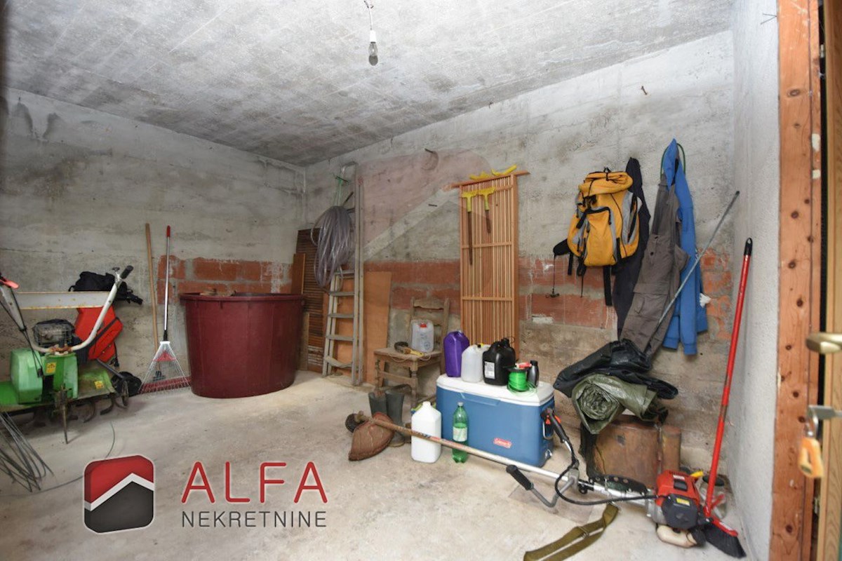 Croazia, Isola di Prvić, Šepurine – casa in vendita con ampio giardino e vista mare