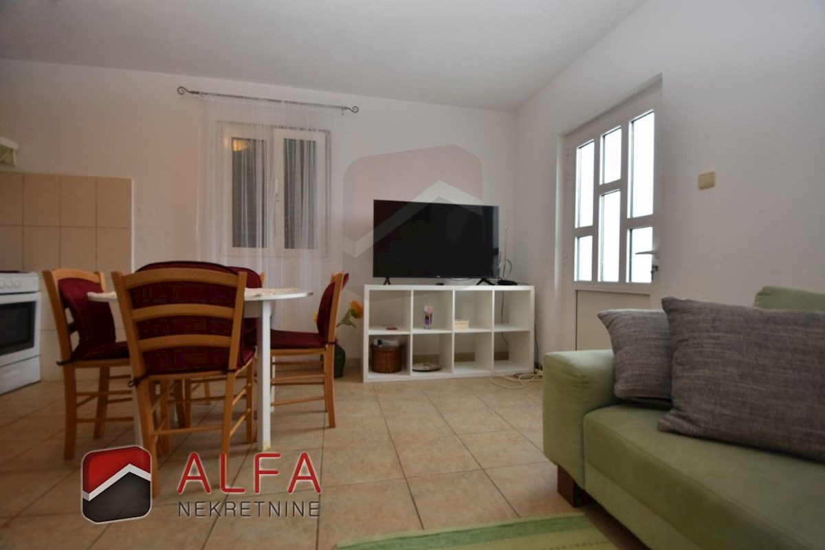 Croazia, Isola di Prvić, Šepurine – casa in vendita con ampio giardino e vista mare