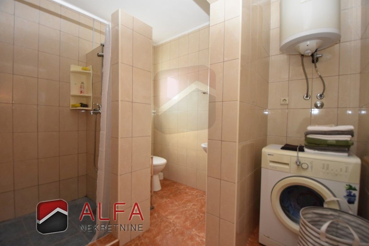 Croazia, Isola di Prvić, Šepurine – casa in vendita con ampio giardino e vista mare