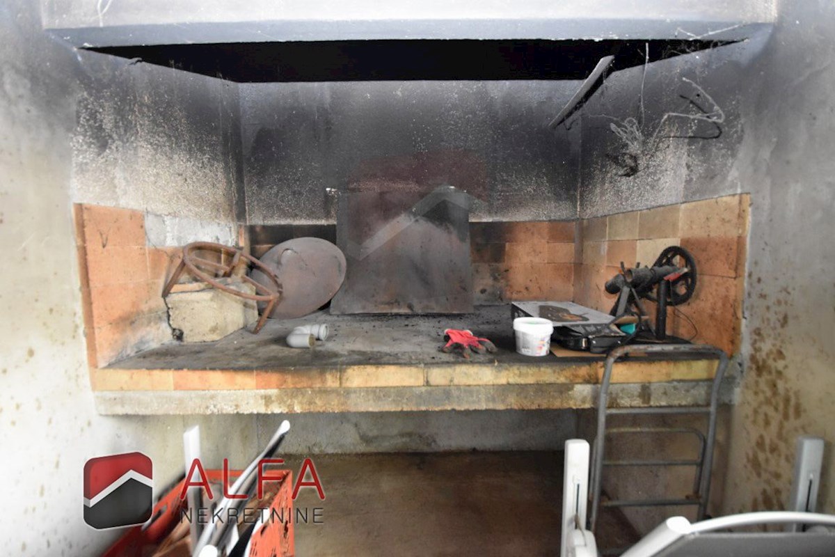 Croazia, Isola di Prvić, Šepurine – casa in vendita con ampio giardino e vista mare