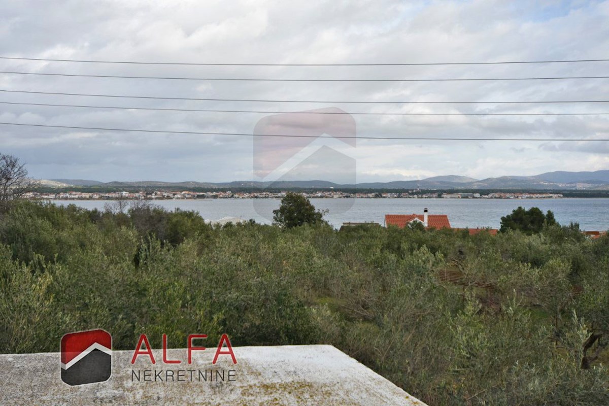 Croazia, Isola di Prvić, Šepurine – casa in vendita con ampio giardino e vista mare