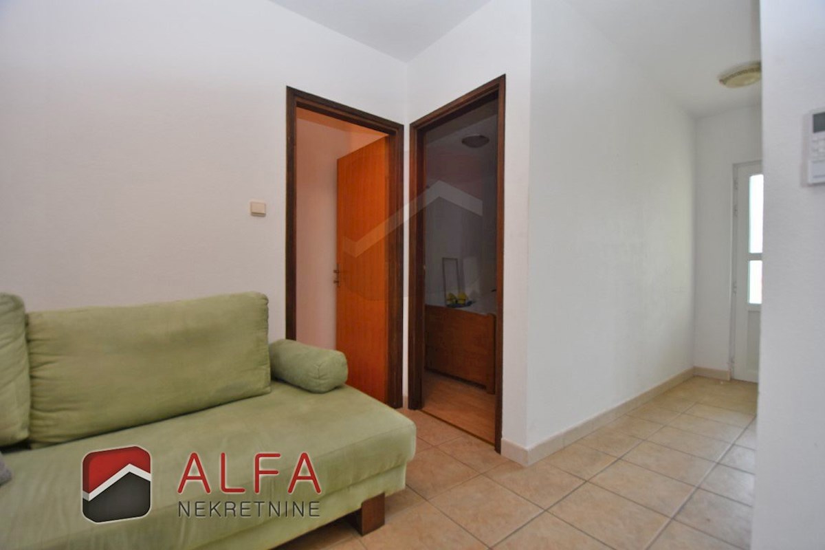 Croazia, Isola di Prvić, Šepurine – casa in vendita con ampio giardino e vista mare