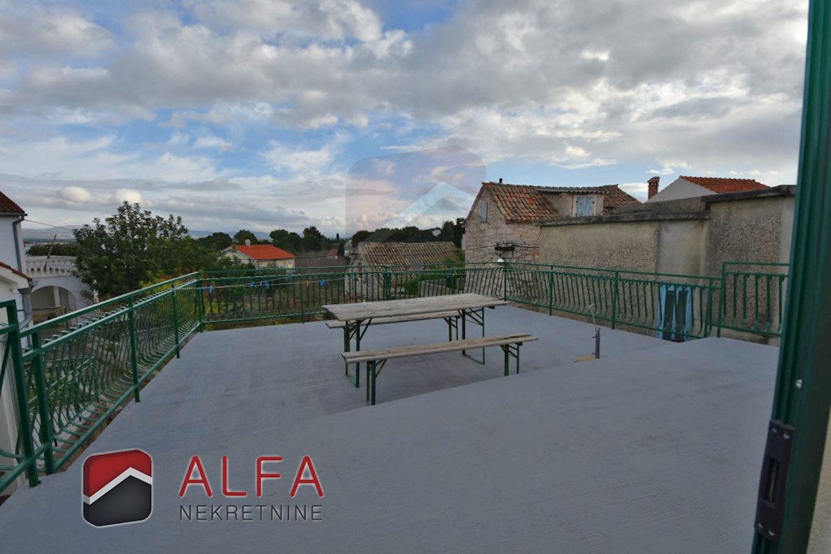 Croazia, Isola di Prvić, Šepurine – casa in vendita con ampio giardino e vista mare