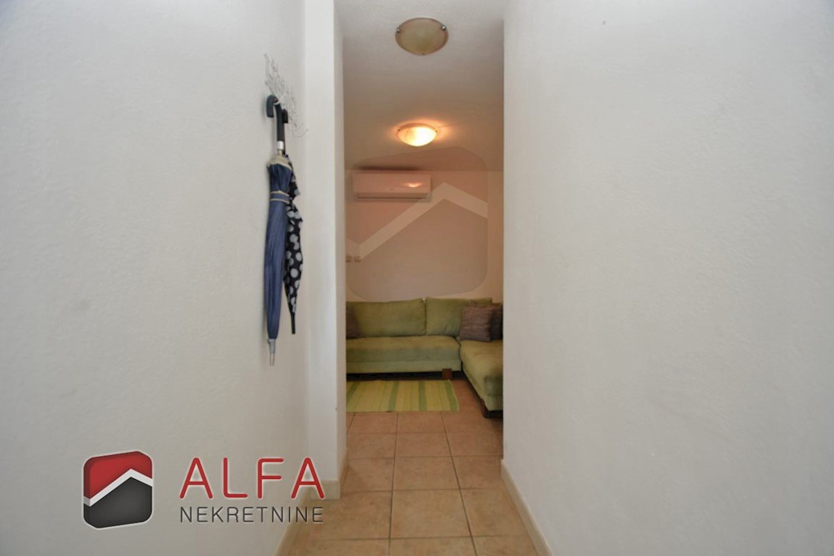 Croazia, Isola di Prvić, Šepurine – casa in vendita con ampio giardino e vista mare