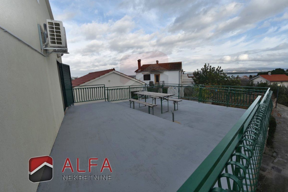 Croazia, Isola di Prvić, Šepurine – casa in vendita con ampio giardino e vista mare