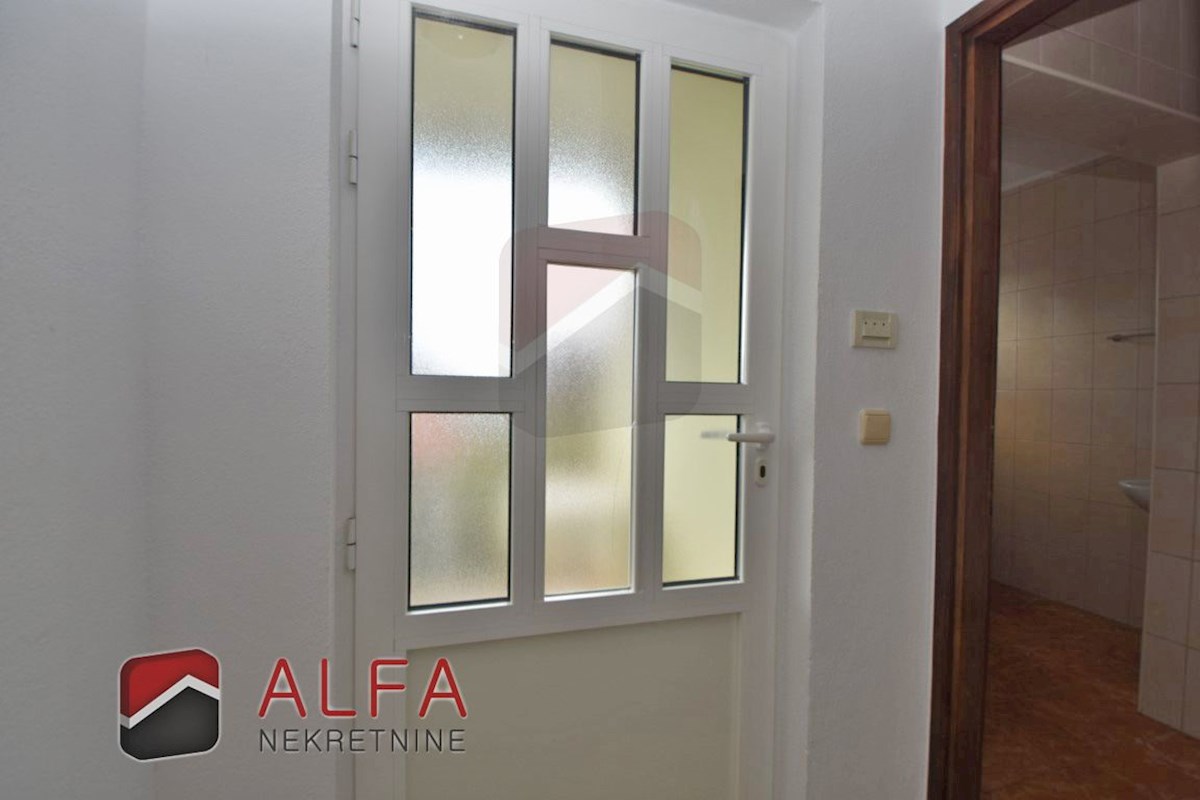 Croazia, Isola di Prvić, Šepurine – casa in vendita con ampio giardino e vista mare