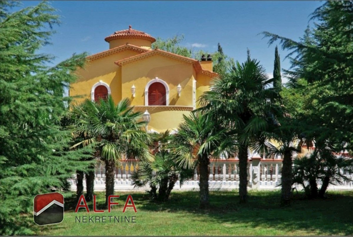 Croazia, zona di Sebenico, esclusiva tenuta privata con villa, piscina e campo da tennis su un terreno di 16.695 m².