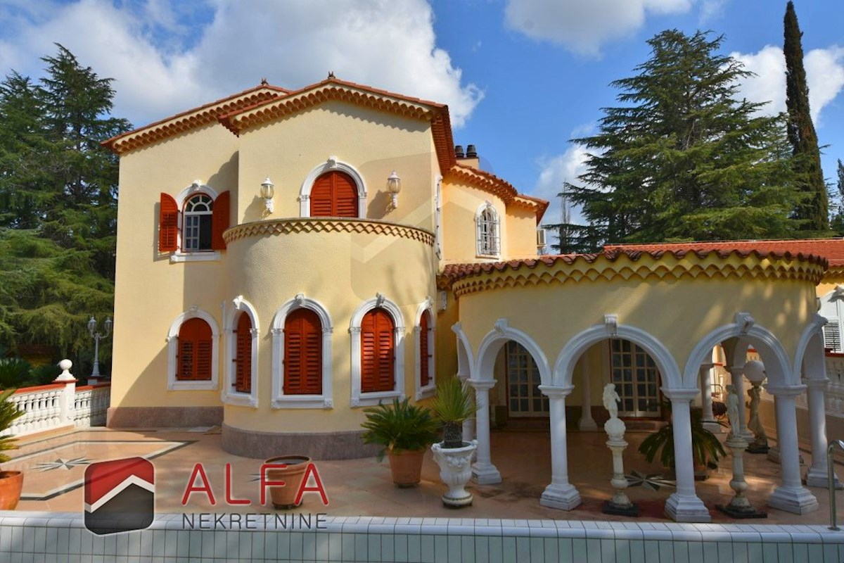 Croazia, zona di Sebenico, esclusiva tenuta privata con villa, piscina e campo da tennis su un terreno di 16.695 m².