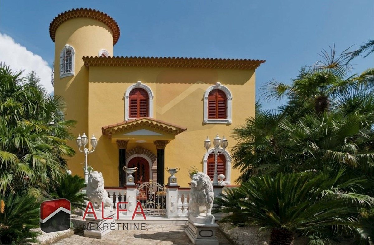 Croazia, zona di Sebenico, esclusiva tenuta privata con villa, piscina e campo da tennis su un terreno di 16.695 m².