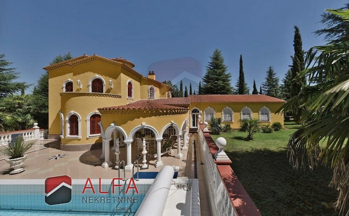 Croazia, zona di Sebenico, esclusiva tenuta privata con villa, piscina e campo da tennis su un terreno di 16.695 m².