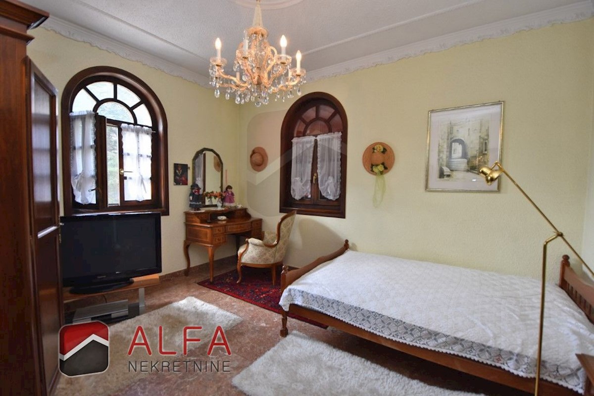 Croazia, zona di Sebenico, esclusiva tenuta privata con villa, piscina e campo da tennis su un terreno di 16.695 m².