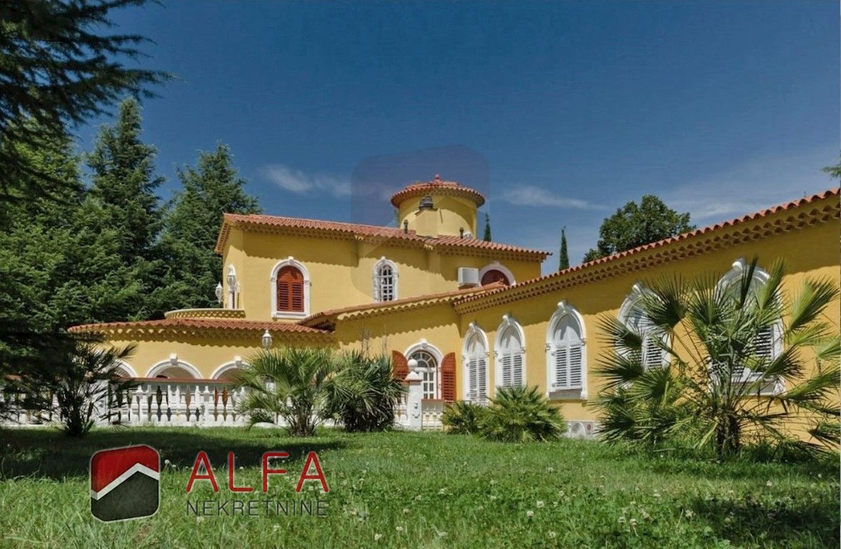 Croazia, zona di Sebenico, esclusiva tenuta privata con villa, piscina e campo da tennis su un terreno di 16.695 m².