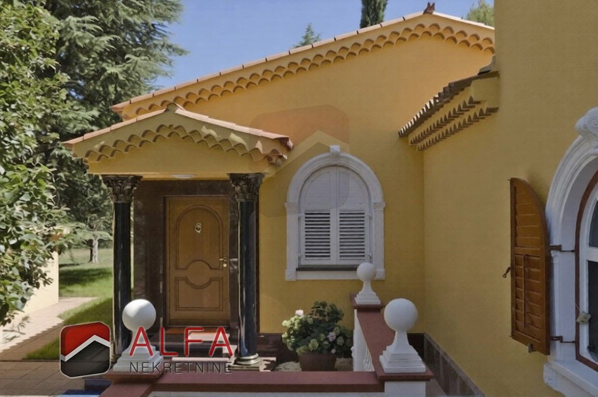 Croazia, zona di Sebenico, esclusiva tenuta privata con villa, piscina e campo da tennis su un terreno di 16.695 m².