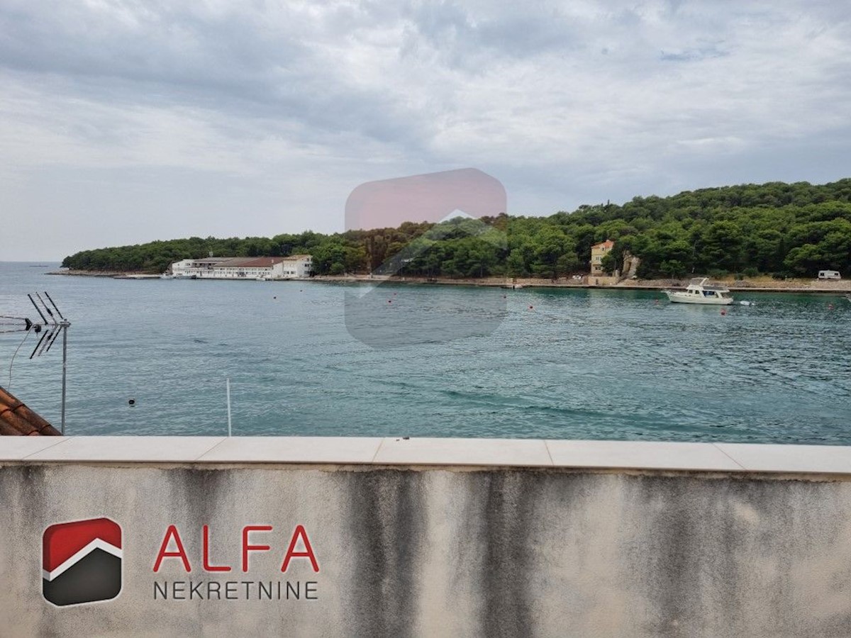 Croazia, Isola Prvić, Prvić Luka, in vendita casa in pietra ristrutturata con vista mare