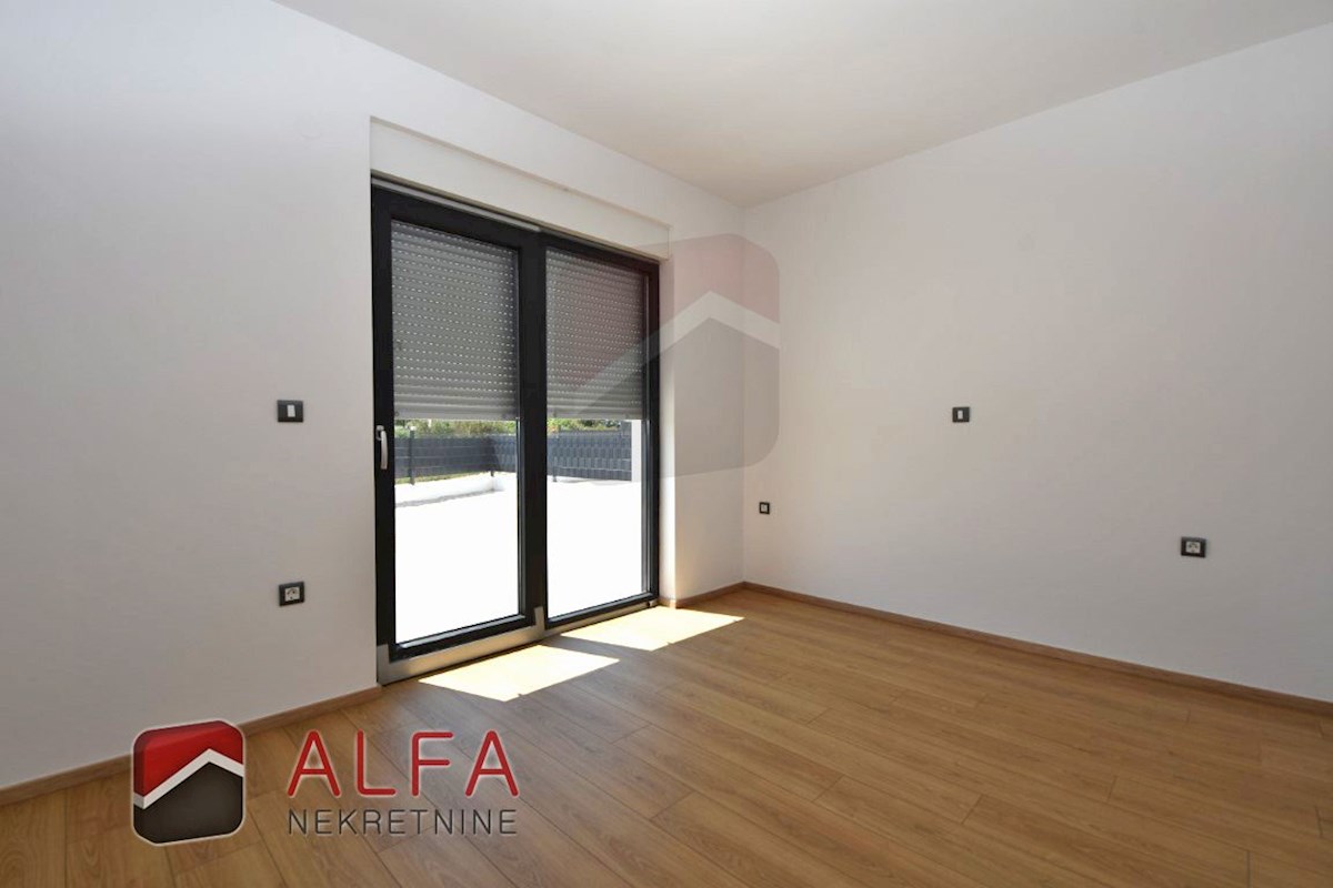 Croazia, Vodice, nuovo appartamento con due camere da letto in vendita, piano terra, giardino